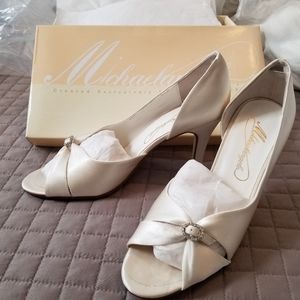 Ivory shoes size 7